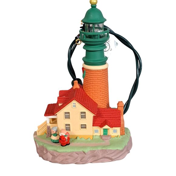 Hallmark  Magic Ornament 5th in Lighthouse Greetings Magic Light Series 2001 - Picture 11 of 15